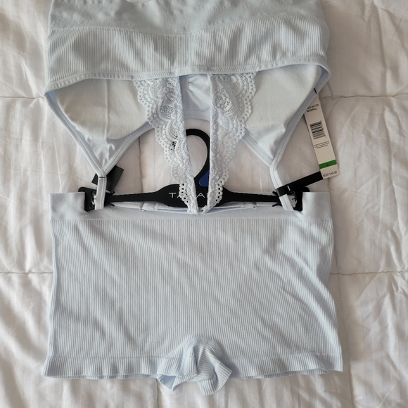TAHARI BRAND NEW SEAMLESS BRA SET REMOVABLE PADS SIZE L - Picture 3 of 6